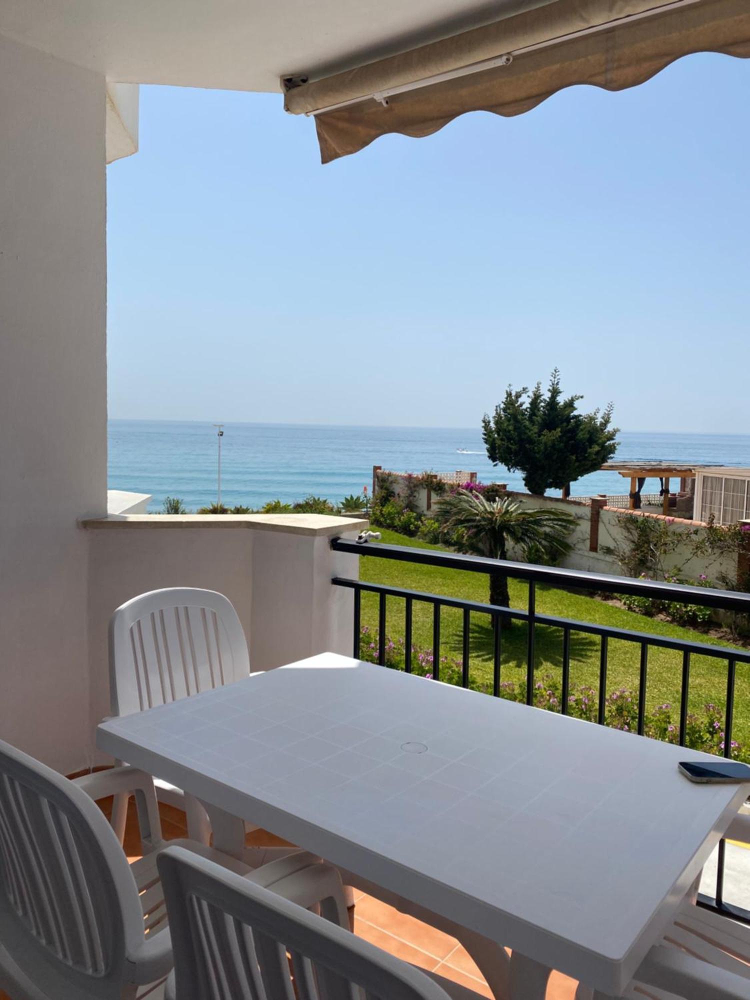 Apartamento A Pie De Playa. Нерха Экстерьер фото